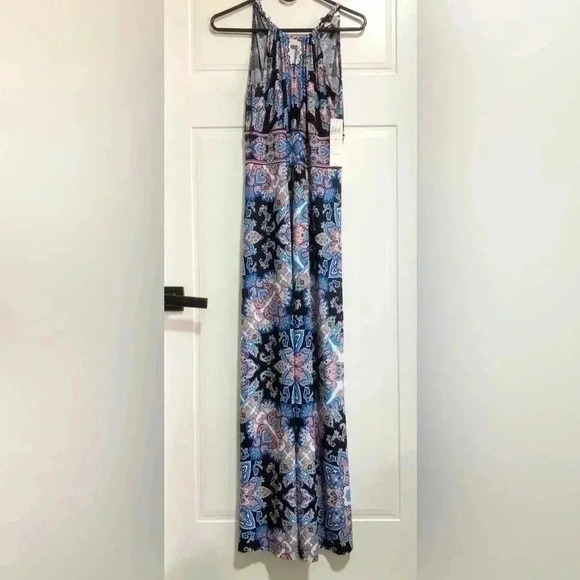 London Times Sleeveless Halter, flare,soft silky stretch,keyhole back,pattern - Picture 3 of 11